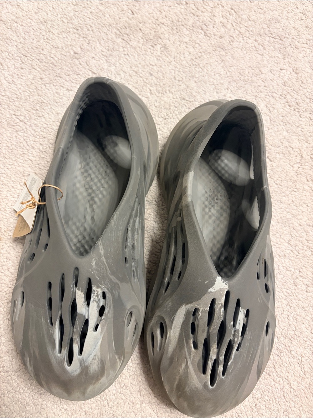 adidas Yeezy Foam Runners - Picture 6 of 8
